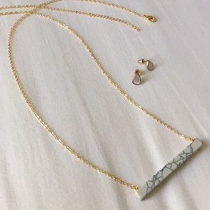 Statement Necklace (Golden Chain and Faux Marble)